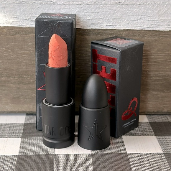 Jeffree Star Basic HTML Velvet Trap Lipstick - Picture 2 of 3